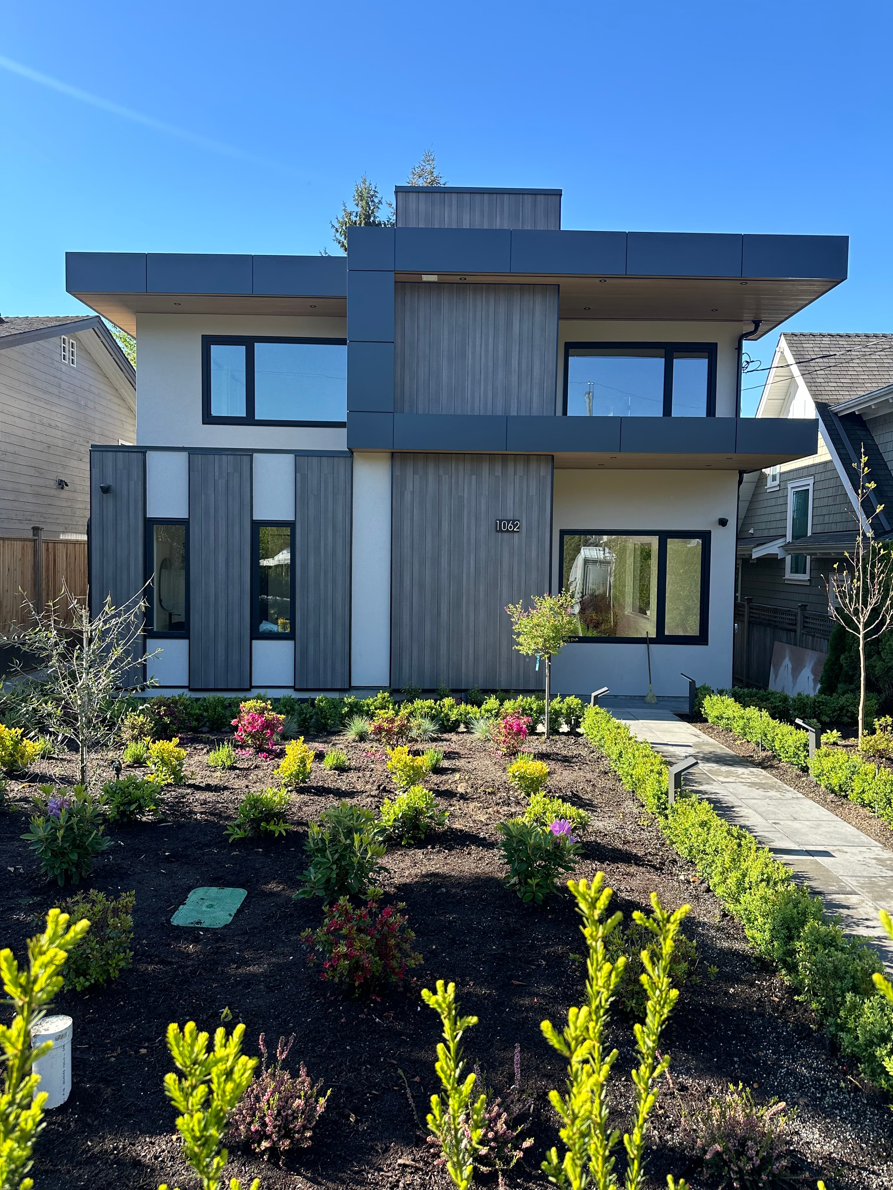 Jefferson House — front exterior with landscaped entry