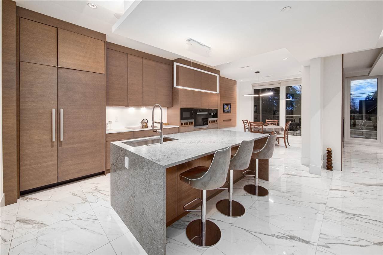 Inglewood House — kitchen island
