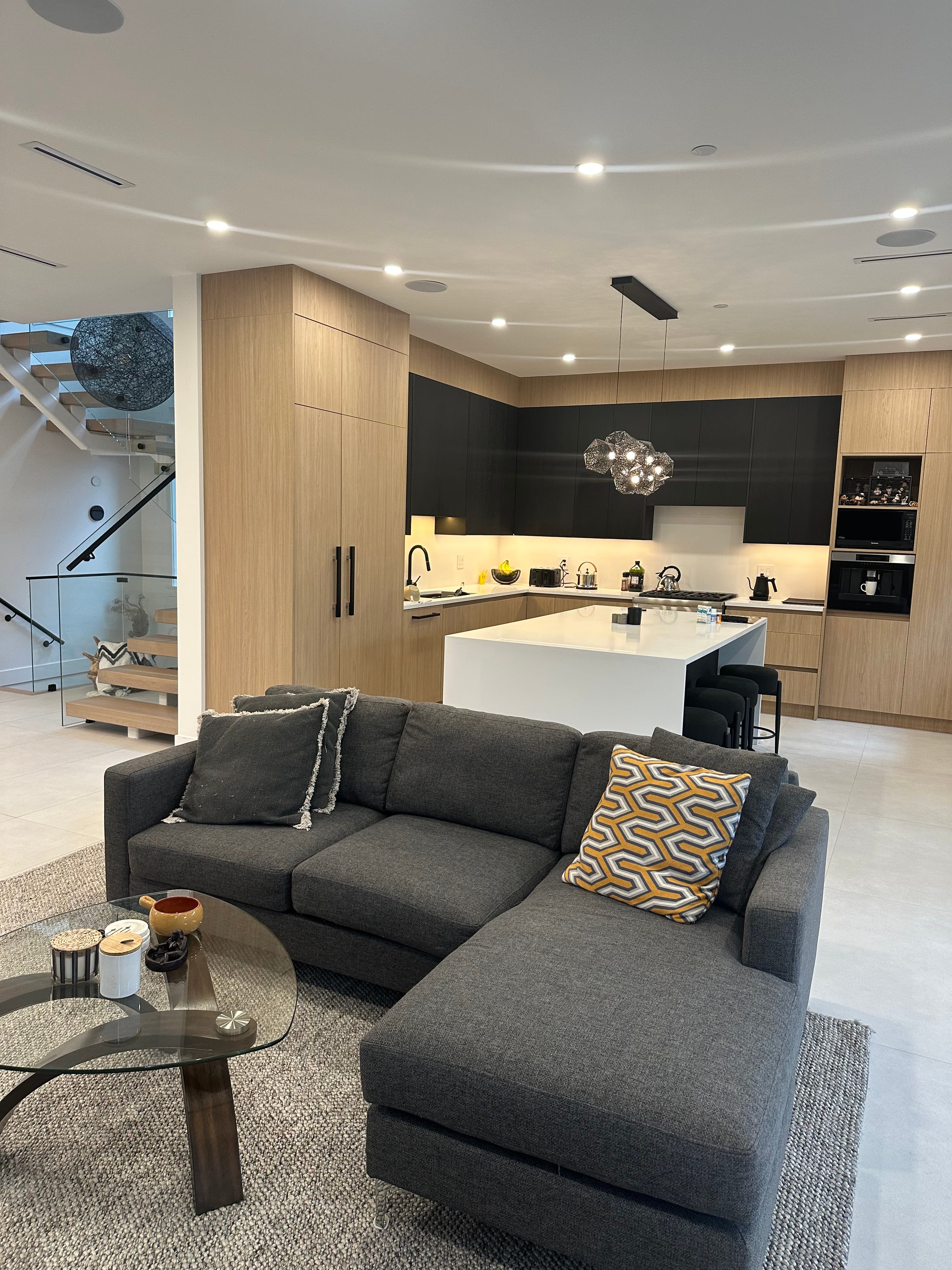 Jefferson House — open-concept living area toward kitchen